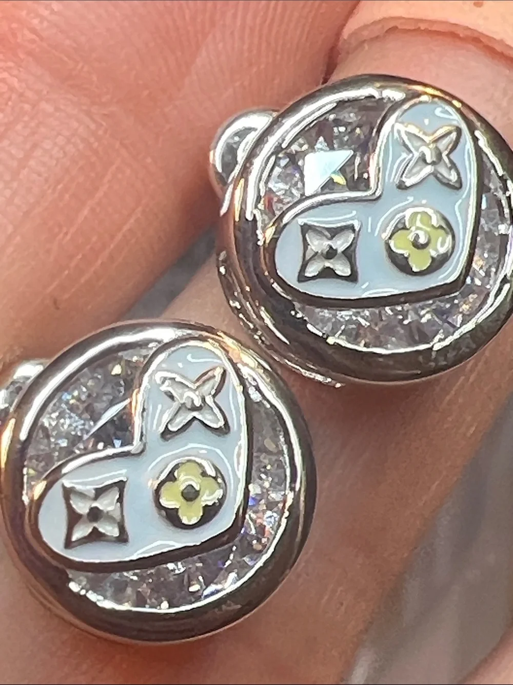 Heart Motif Crystal Round Stud Earrings - Silver & White